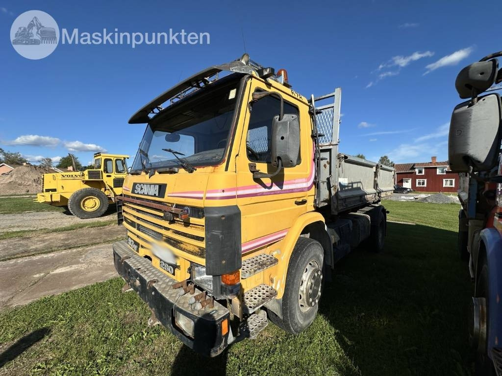 Scania P 93 HL - Tippbil lastbil: bild 1 Scania P 93 HL - Tippbil lastbil: bild 1