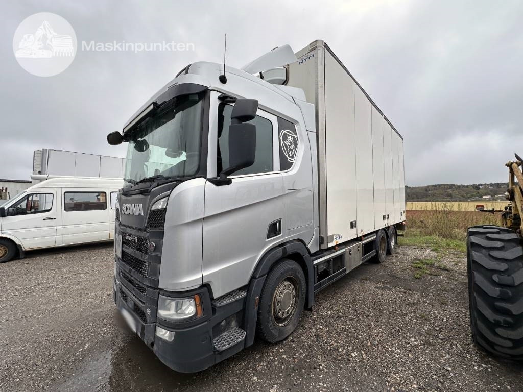 Scania R 520 - Lastbil med skåp: bild 2 Scania R 520 - Lastbil med skåp: bild 2