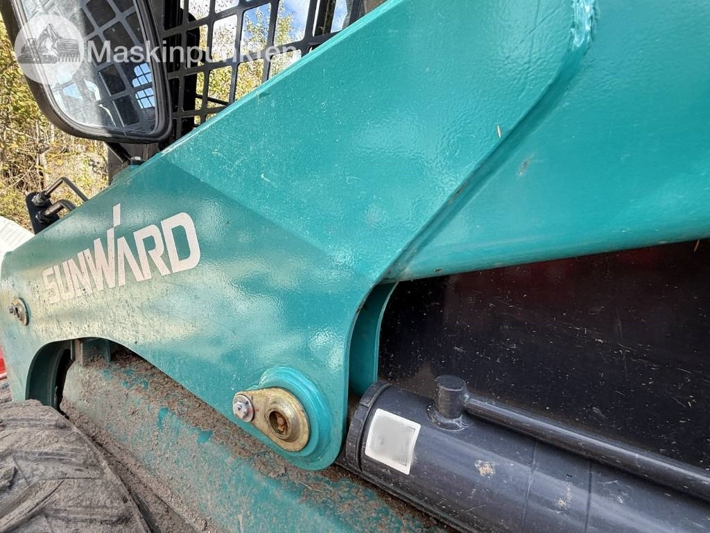 Kompaktlastare/ Slirstyrda lastare Sunward SWL 3230: bild 38
