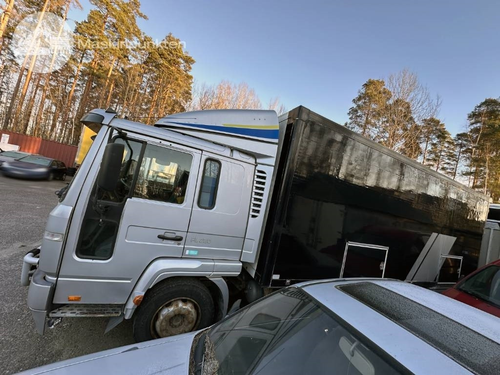 Volvo FL 220 Ekipage - Biltransportbil lastbil: bild 2 Volvo FL 220 Ekipage - Biltransportbil lastbil: bild 2