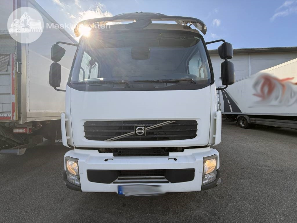Volvo FL 240 - Lastbil med skåp: bild 2 Volvo FL 240 - Lastbil med skåp: bild 2
