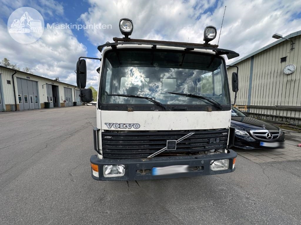Volvo FL 610 Verkstadsinredd - Lastbil med skåp: bild 2 Volvo FL 610 Verkstadsinredd - Lastbil med skåp: bild 2