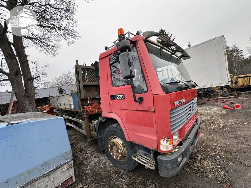 Volvo FL7 - Kranbil: bild 1 Volvo FL7 - Kranbil: bild 1