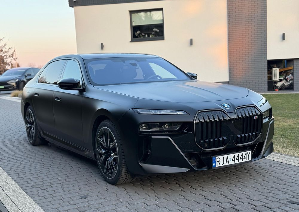 BMW Seria 7 M760e PHEV xDrive sport - Sedan: bild 2 BMW Seria 7 M760e PHEV xDrive sport - Sedan: bild 2