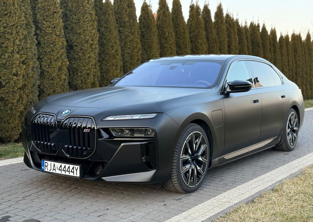 BMW Seria 7 M760e PHEV xDrive sport - Sedan: bild 1 BMW Seria 7 M760e PHEV xDrive sport - Sedan: bild 1