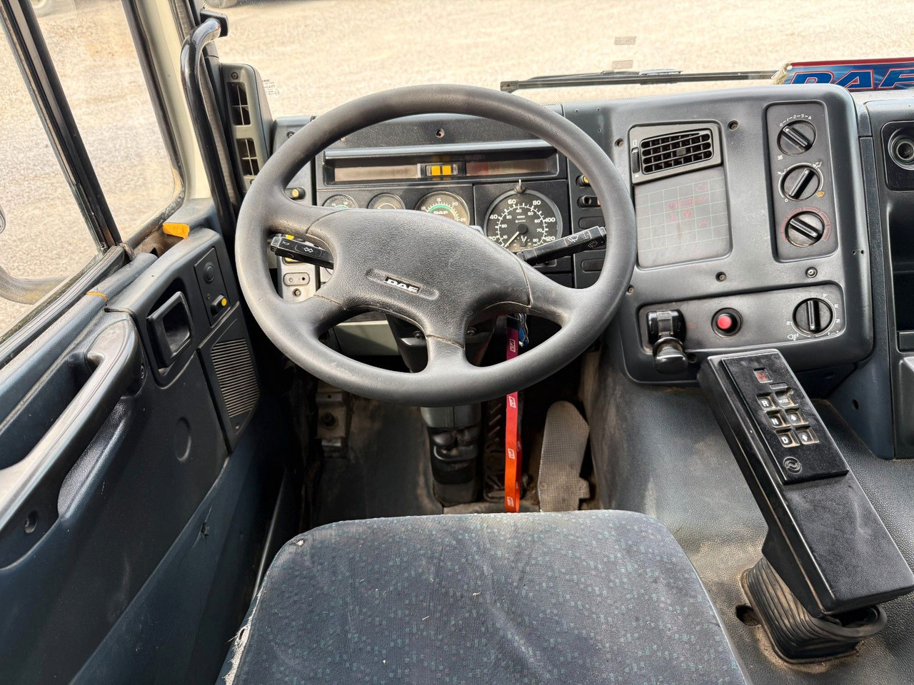 Leasa  DAF CF 85 400   6x4  KIPPER DAF CF 85 400   6x4  KIPPER: bild 13