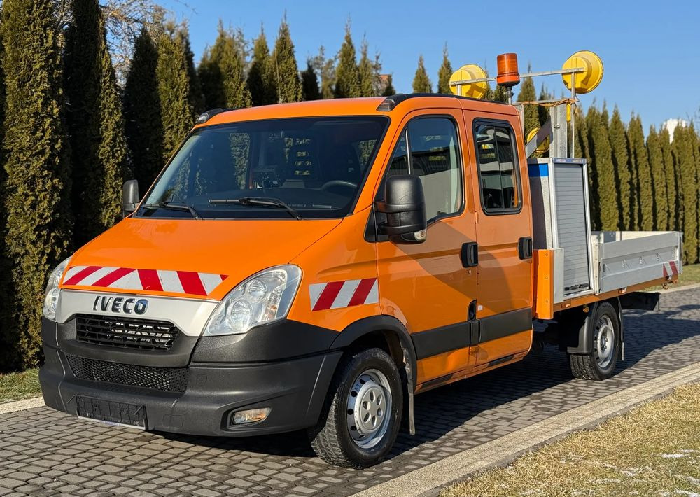 Iveco DAILY 35S13 - Transportbil med kapell: bild 1 Iveco DAILY 35S13 - Transportbil med kapell: bild 1
