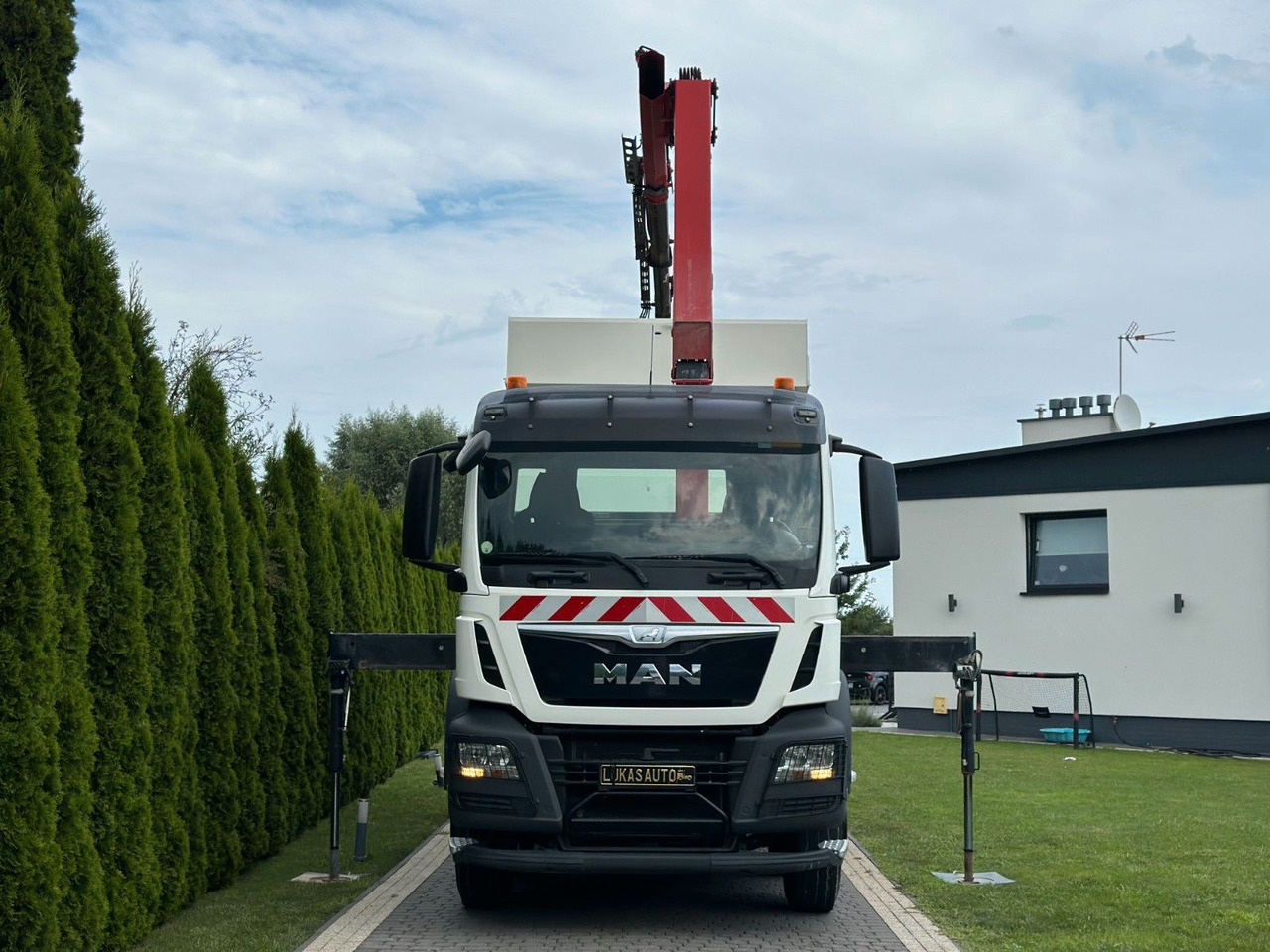 MAN TGS 440 / 8x4 /CRANE HMF 1530/ TIPPER - Tippbil lastbil, Kranbil: bild 2 MAN TGS 440 / 8x4 /CRANE HMF 1530/ TIPPER - Tippbil lastbil, Kranbil: bild 2