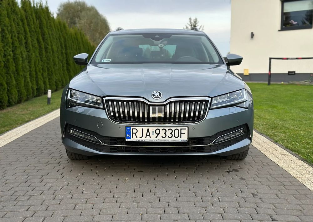 Skoda Superb 2.0 TDI SCR Style DSG - Personbil: bild 2 Skoda Superb 2.0 TDI SCR Style DSG - Personbil: bild 2
