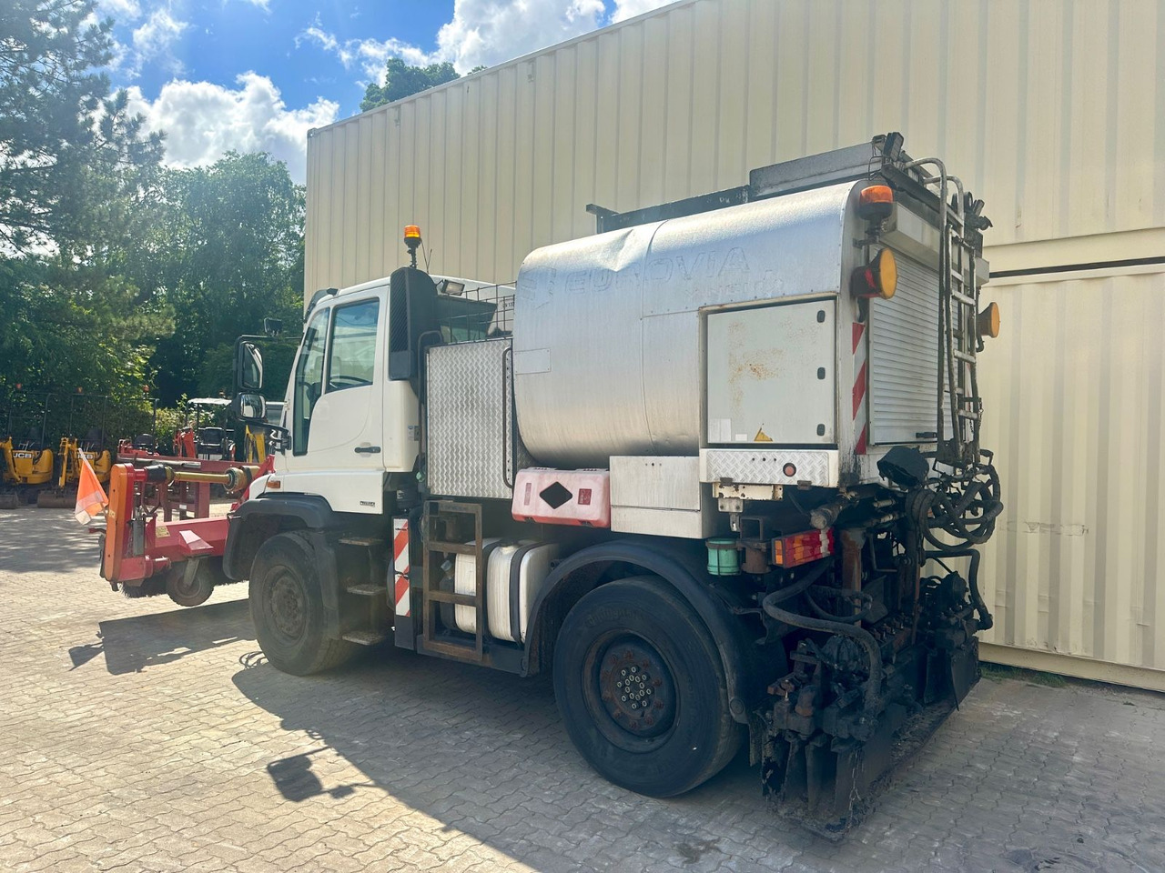 Unimog U400 Schäfer-Technic Bitum/Asphalt / TÜV 02/2026 - Lastbil: bild 3 Unimog U400 Schäfer-Technic Bitum/Asphalt / TÜV 02/2026 - Lastbil: bild 3