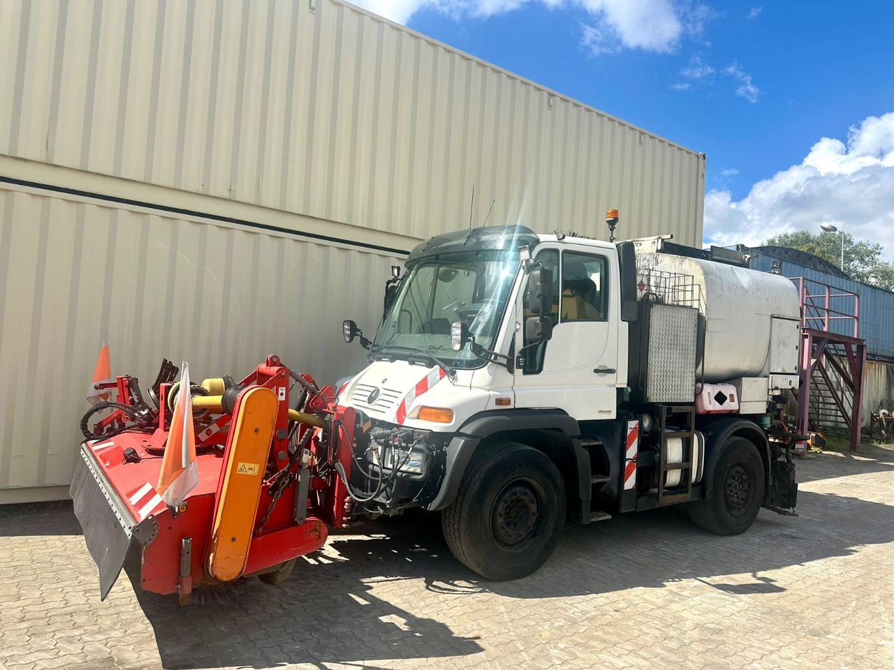 Unimog U400 Schäfer-Technic Bitum/Asphalt / TÜV 02/2026 - Lastbil: bild 1 Unimog U400 Schäfer-Technic Bitum/Asphalt / TÜV 02/2026 - Lastbil: bild 1