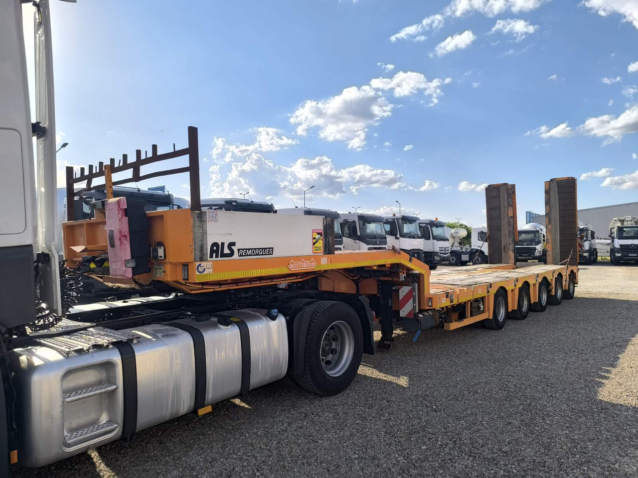 NOOTEBOOM MCO-85-05V - Låg lastare semitrailer: bild 2 NOOTEBOOM MCO-85-05V - Låg lastare semitrailer: bild 2