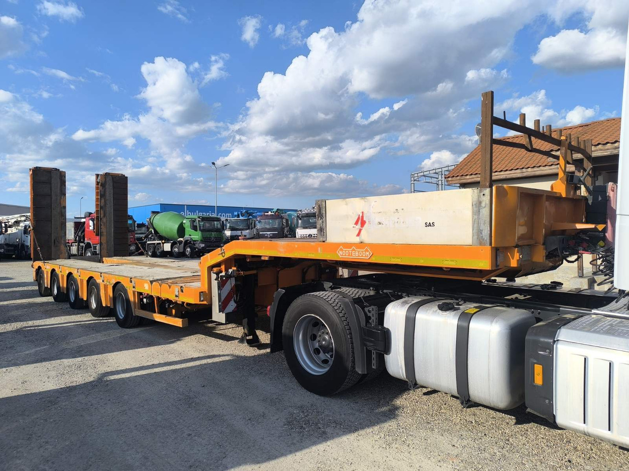 NOOTEBOOM MCO-85-05V - Låg lastare semitrailer: bild 1 NOOTEBOOM MCO-85-05V - Låg lastare semitrailer: bild 1