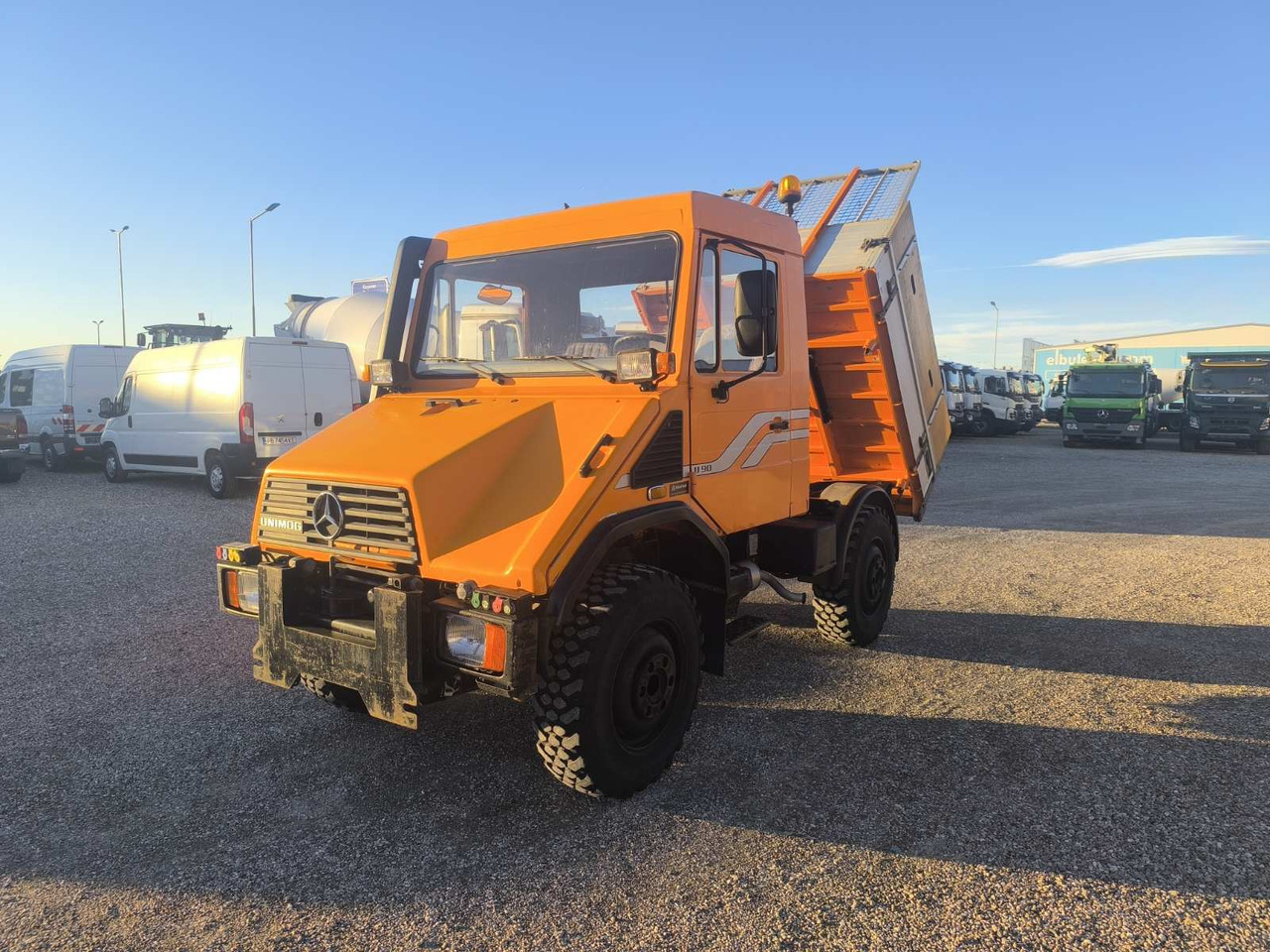 UNIMOG U90 - Tippbil lastbil: bild 3 UNIMOG U90 - Tippbil lastbil: bild 3
