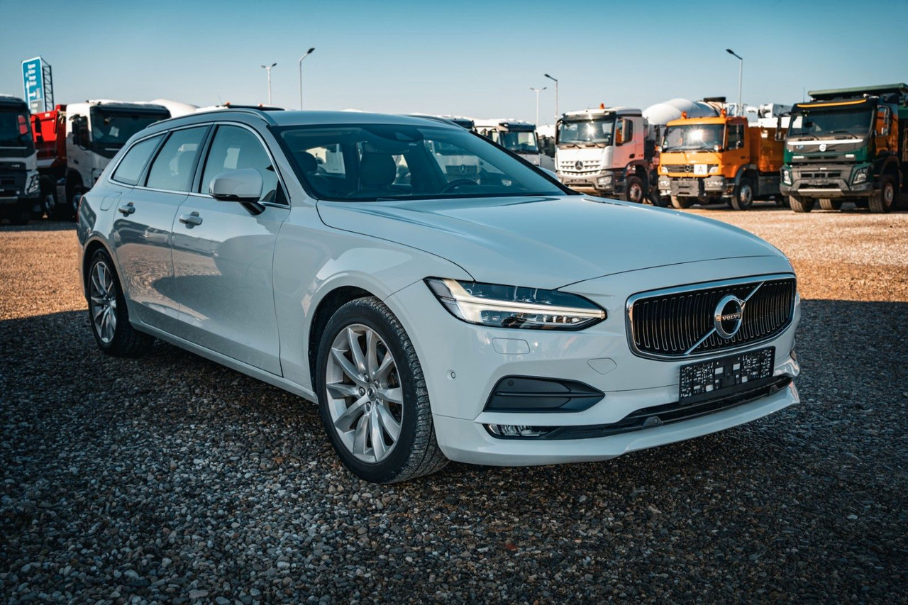 Volvo V90 D4 Momentum 2.0D - Personbil: bild 1 Volvo V90 D4 Momentum 2.0D - Personbil: bild 1