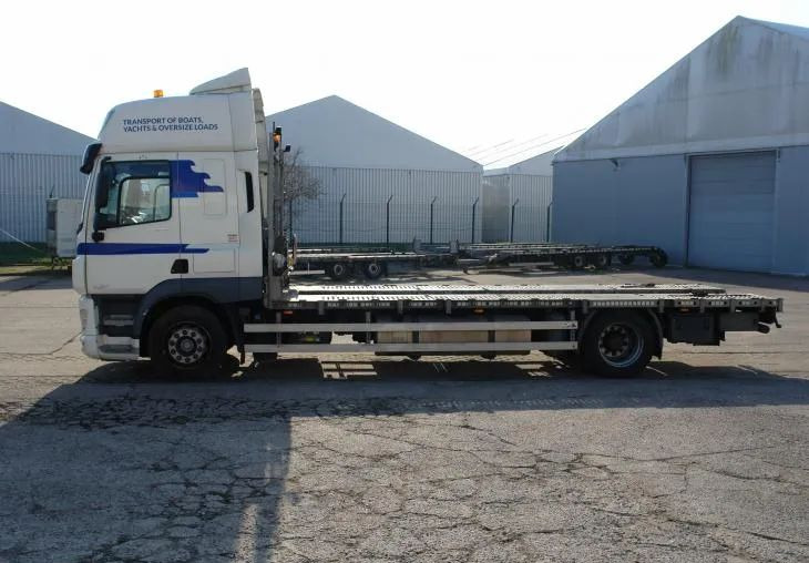 DAF CF 410 EURO 6 Laweta - Platforma super stan - Flakbil: bild 4 DAF CF 410 EURO 6 Laweta - Platforma super stan - Flakbil: bild 4