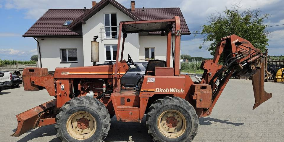 Pługoukładacz wibropług Ditch Witch 8020 układanie kabli światłowód - Byggmaskiner: bild 1 Pługoukładacz wibropług Ditch Witch 8020 układanie kabli światłowód - Byggmaskiner: bild 1