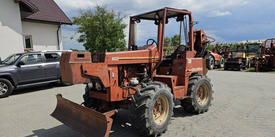 Pługoukładacz wibropług Ditch Witch 8020 układanie kabli światłowód - Byggmaskiner: bild 2 Pługoukładacz wibropług Ditch Witch 8020 układanie kabli światłowód - Byggmaskiner: bild 2