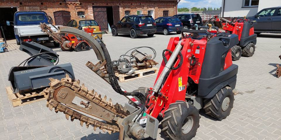 Koparka łańcuchowa miniładowarka Ditch Witch R300 wiertnica - Kedjegrävare: bild 1 Koparka łańcuchowa miniładowarka Ditch Witch R300 wiertnica - Kedjegrävare: bild 1