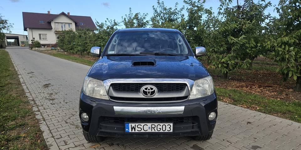 Toyota Hilux 3.0 SR5 automat 4x4 - Pickup: bild 2 Toyota Hilux 3.0 SR5 automat 4x4 - Pickup: bild 2