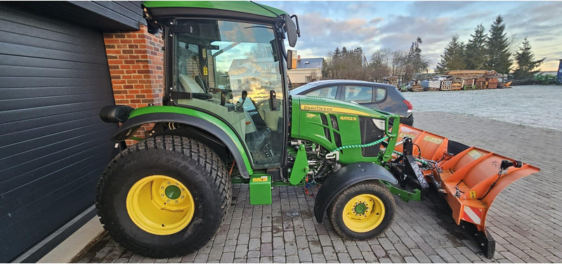 John Deere 4052R - Traktor: bild 1 John Deere 4052R - Traktor: bild 1