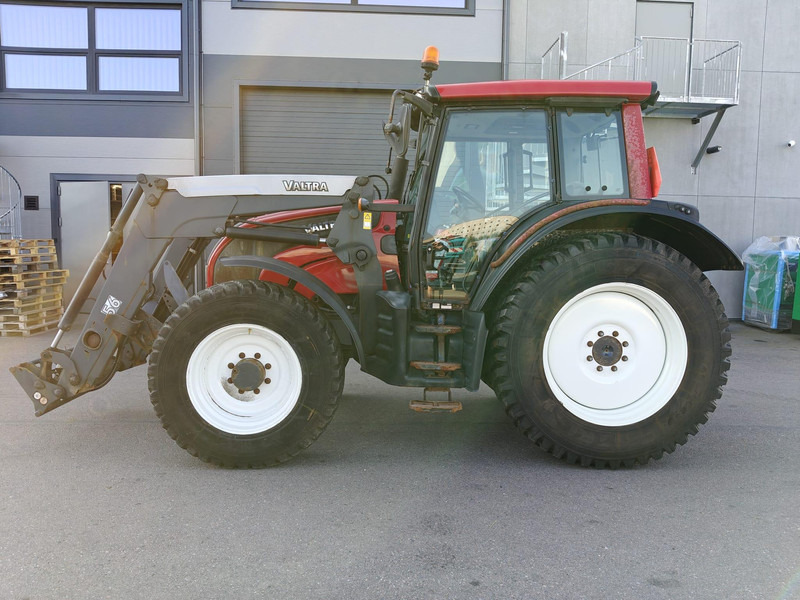 Valtra N101 - Traktor: bild 2 Valtra N101 - Traktor: bild 2