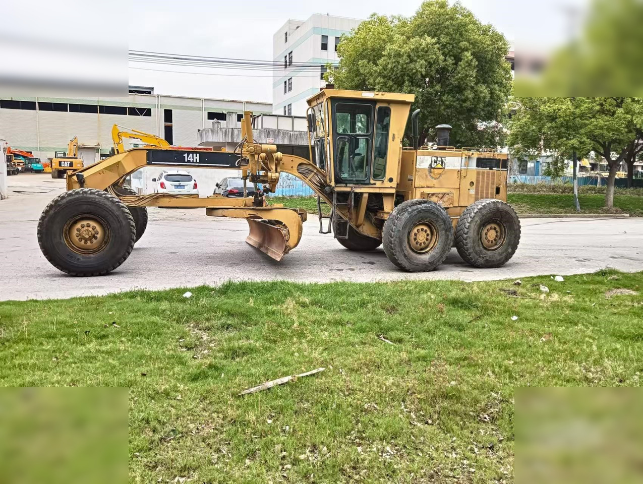 CATERPILLAR 14H - Väghyvel: bild 1 CATERPILLAR 14H - Väghyvel: bild 1