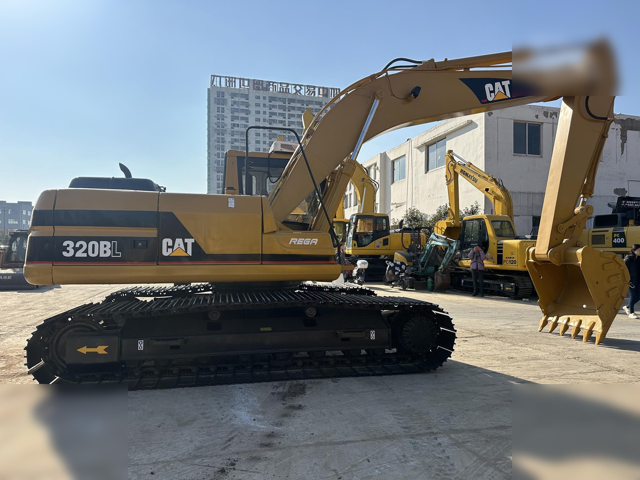 CATERPILLAR 320BL - Bandgrävare: bild 2 CATERPILLAR 320BL - Bandgrävare: bild 2