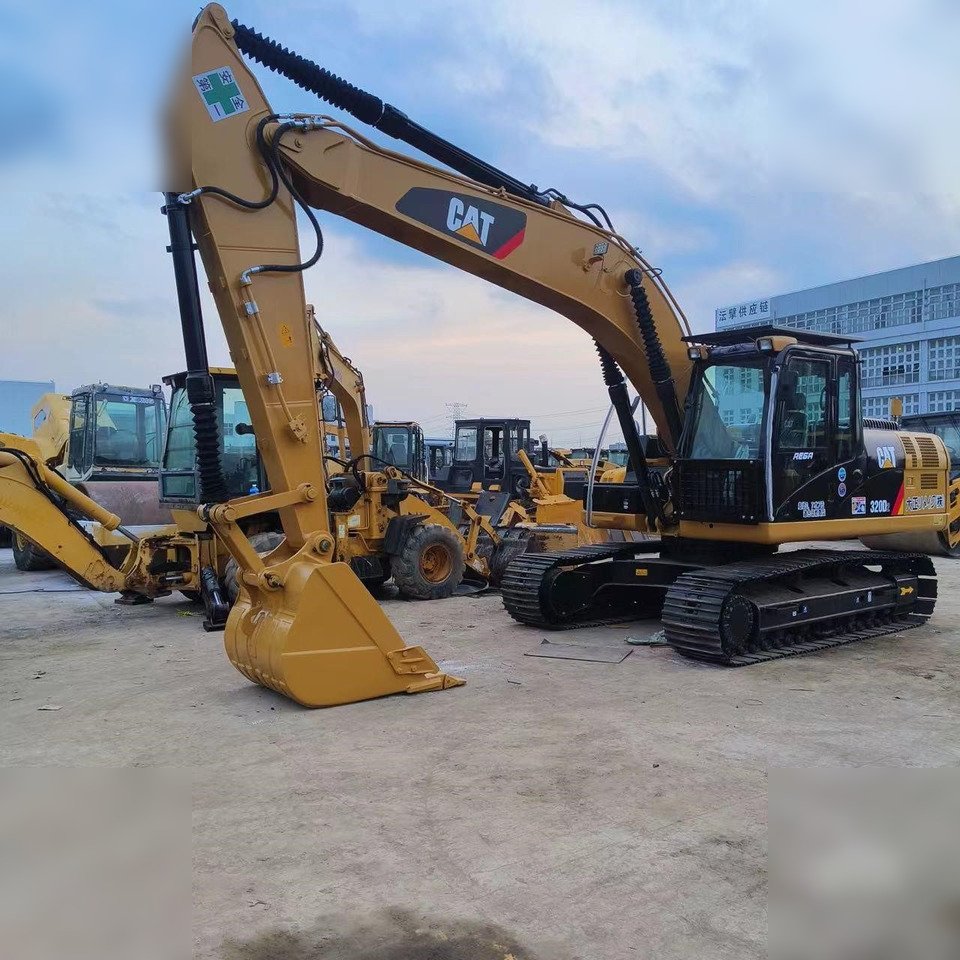 CATERPILLAR 320D2 - Bandgrävare: bild 2 CATERPILLAR 320D2 - Bandgrävare: bild 2