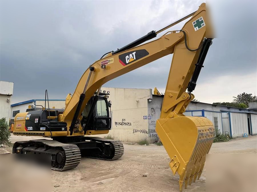CATERPILLAR 325DL - Bandgrävare: bild 2 CATERPILLAR 325DL - Bandgrävare: bild 2