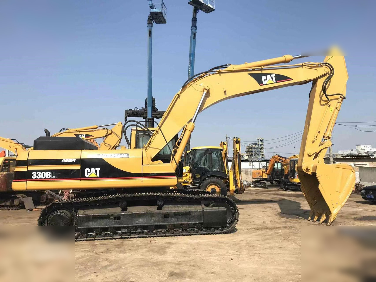 CATERPILLAR 330BL - Bandgrävare: bild 1 CATERPILLAR 330BL - Bandgrävare: bild 1