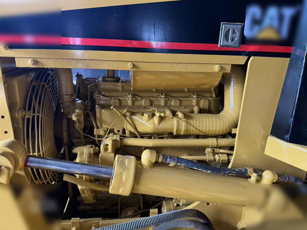 CATERPILLAR D4C - Bulldozer: bild 4 CATERPILLAR D4C - Bulldozer: bild 4