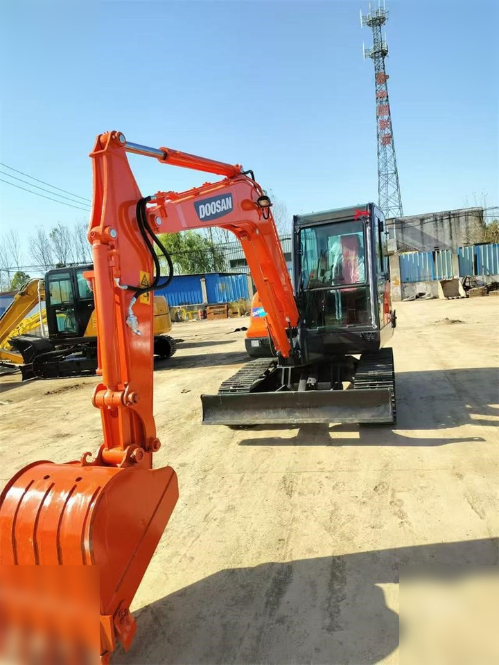 DOOSAN DX60-9C - Bandgrävare: bild 4 DOOSAN DX60-9C - Bandgrävare: bild 4