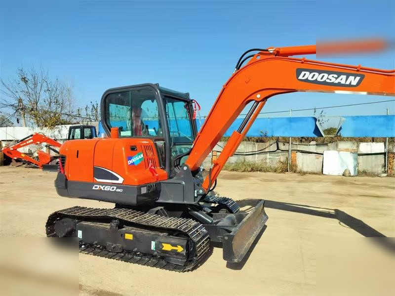 DOOSAN DX60-9C - Bandgrävare: bild 3 DOOSAN DX60-9C - Bandgrävare: bild 3
