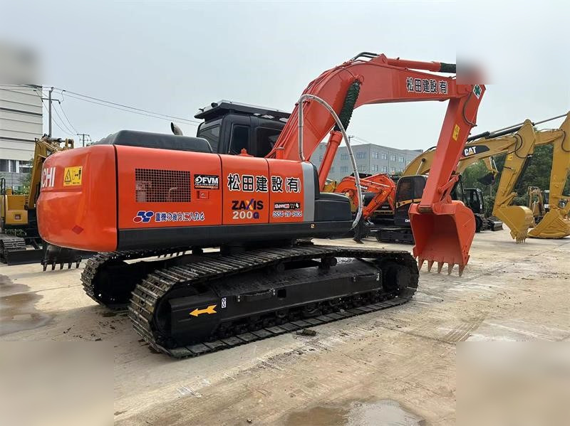 HITACHI ZX200-3G - Bandgrävare: bild 2 HITACHI ZX200-3G - Bandgrävare: bild 2