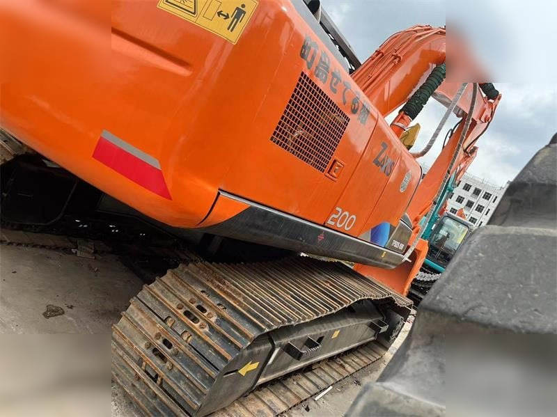 HITACHI ZX200 - Bandgrävare: bild 2 HITACHI ZX200 - Bandgrävare: bild 2