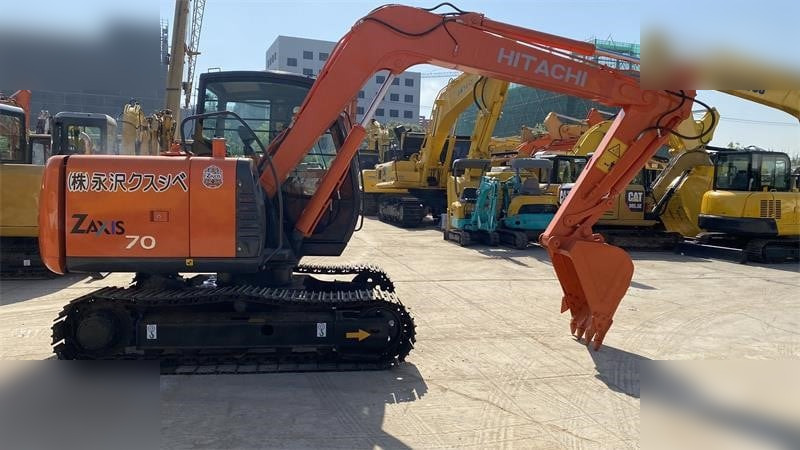 HITACHI ZX70 - Bandgrävare: bild 1 HITACHI ZX70 - Bandgrävare: bild 1
