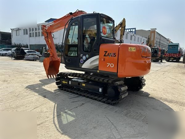 HITACHI ZX70 - Bandgrävare: bild 4 HITACHI ZX70 - Bandgrävare: bild 4