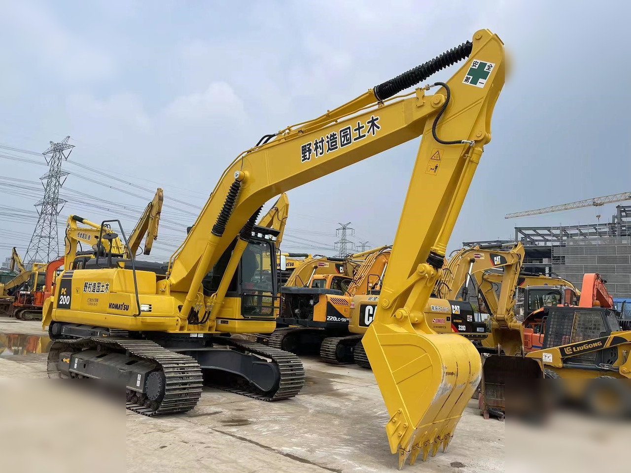 KOMATSU PC200-8 - Bandgrävare: bild 5 KOMATSU PC200-8 - Bandgrävare: bild 5