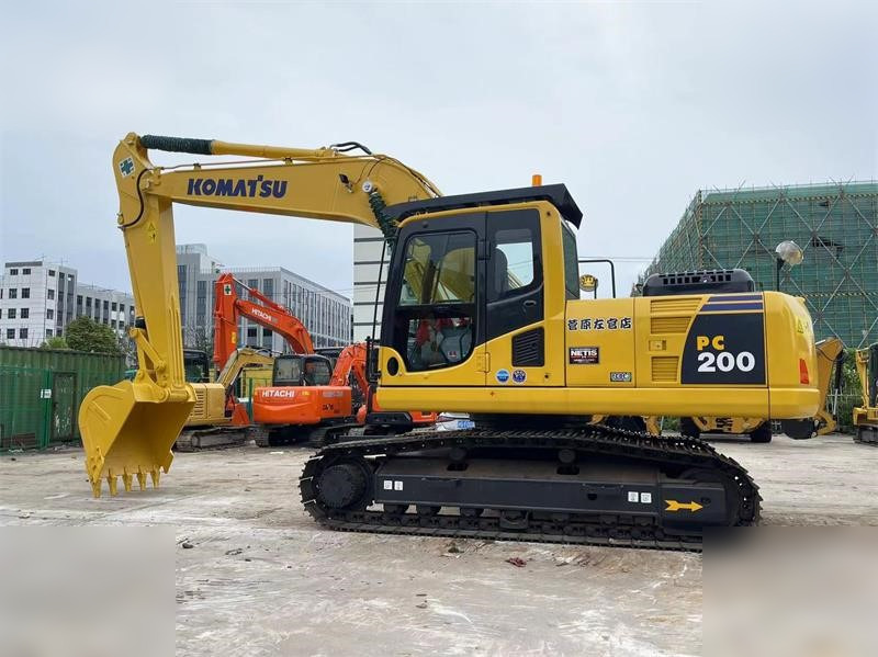KOMATSU PC200-8N1 - Bandgrävare: bild 1 KOMATSU PC200-8N1 - Bandgrävare: bild 1