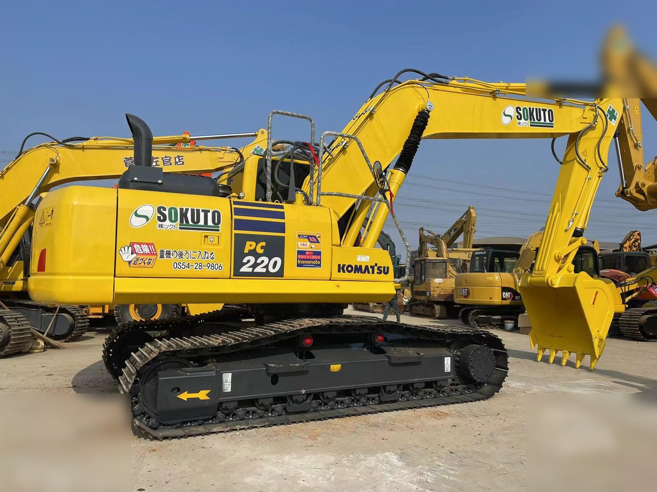 KOMATSU PC220-8 - Bandgrävare: bild 1 KOMATSU PC220-8 - Bandgrävare: bild 1