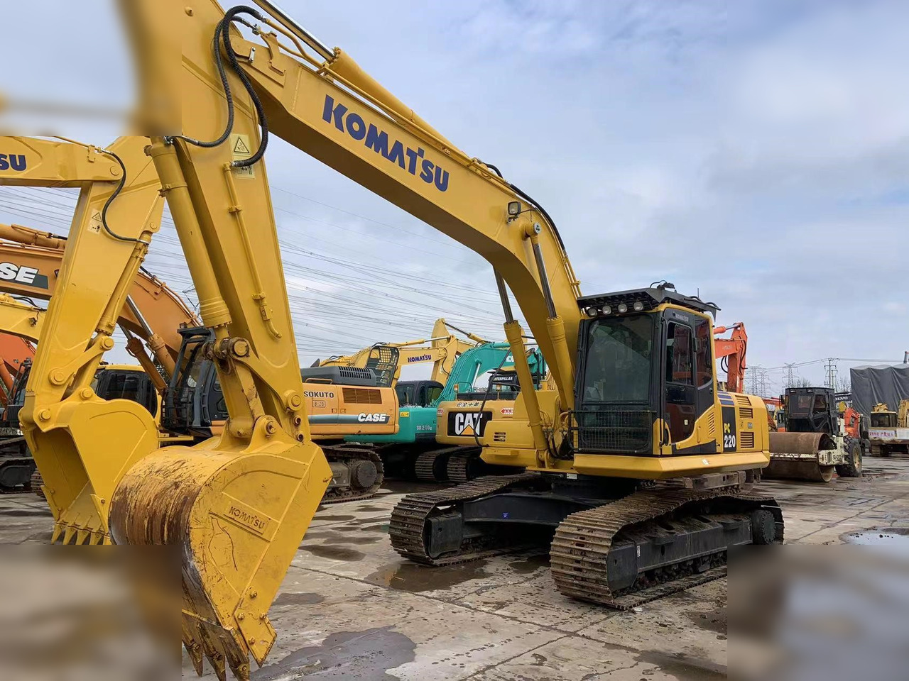 KOMATSU PC220-8 - Bandgrävare: bild 1 KOMATSU PC220-8 - Bandgrävare: bild 1