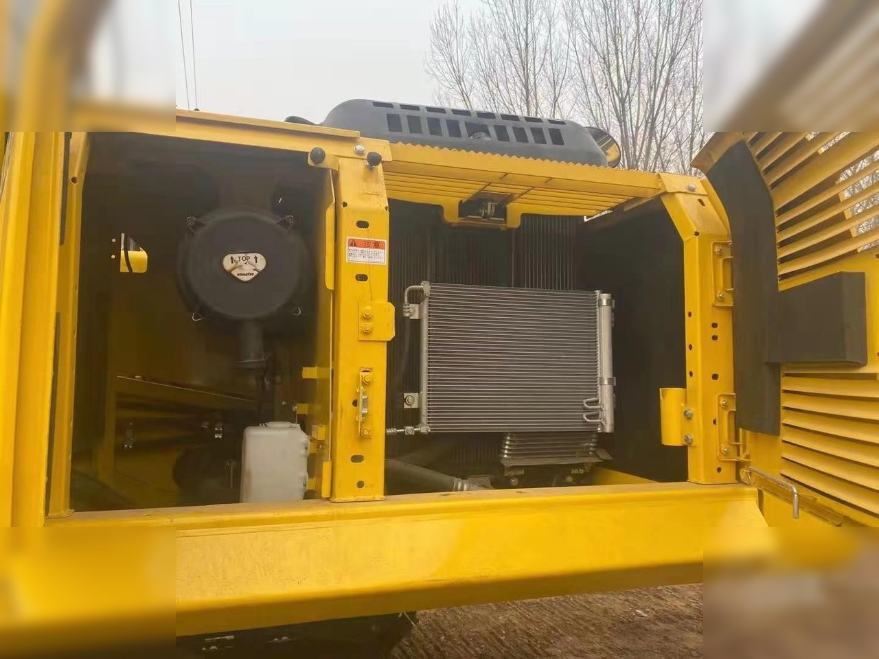 KOMATSU PC220-8 - Bandgrävare: bild 5 KOMATSU PC220-8 - Bandgrävare: bild 5
