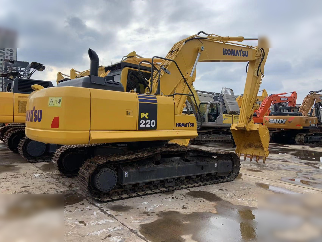 KOMATSU PC220-8 - Bandgrävare: bild 2 KOMATSU PC220-8 - Bandgrävare: bild 2