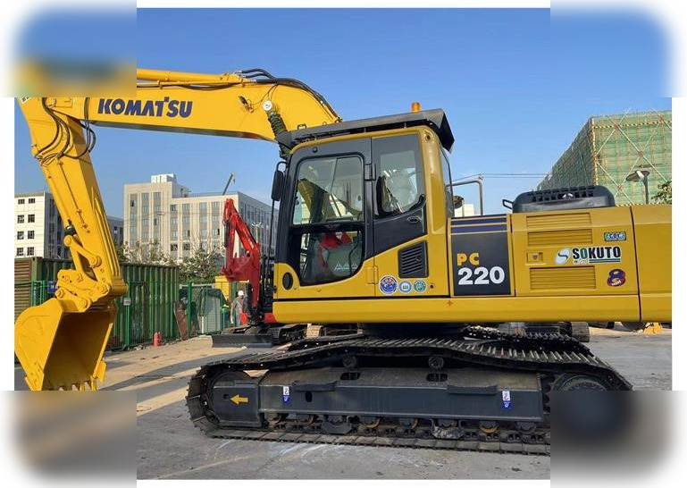 KOMATSU PC220-8 - Bandgrävare: bild 1 KOMATSU PC220-8 - Bandgrävare: bild 1