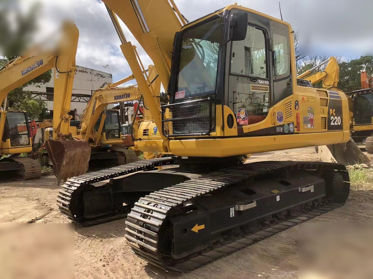 KOMATSU PC220-8N1 - Bandgrävare: bild 5 KOMATSU PC220-8N1 - Bandgrävare: bild 5