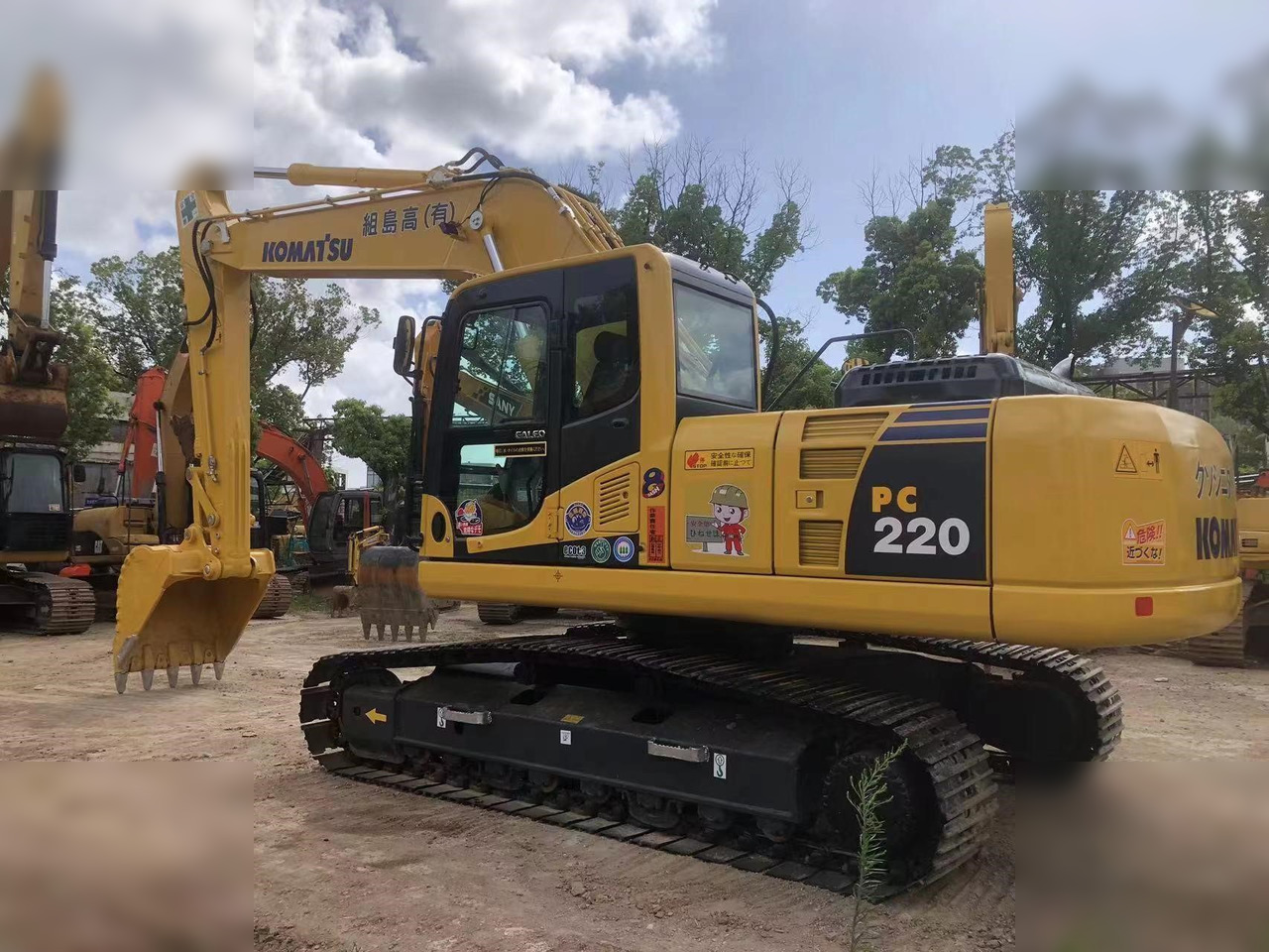 KOMATSU PC220-8N1 - Bandgrävare: bild 1 KOMATSU PC220-8N1 - Bandgrävare: bild 1
