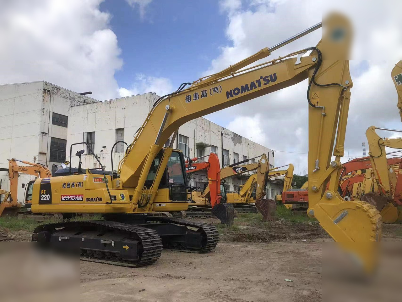 KOMATSU PC220-8N1 - Bandgrävare: bild 2 KOMATSU PC220-8N1 - Bandgrävare: bild 2