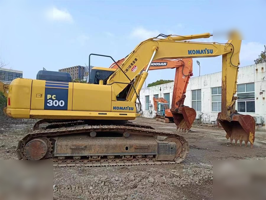 KOMATSU PC300-7 - Bandgrävare: bild 1 KOMATSU PC300-7 - Bandgrävare: bild 1