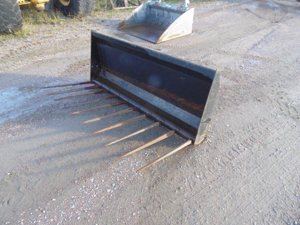 Gödselgrep passande Volvo L30 m.m. - Gripklo för Byggmaskiner: bild 1 Gödselgrep passande Volvo L30 m.m. - Gripklo för Byggmaskiner: bild 1